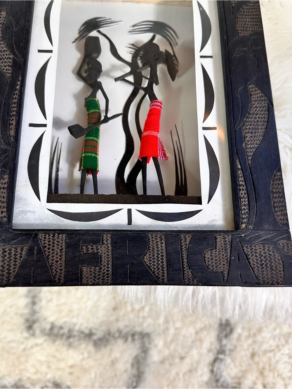 Handcrafted Black Wood Frame with Red and Green Maasai Figurine Art - Picture 3 of 6